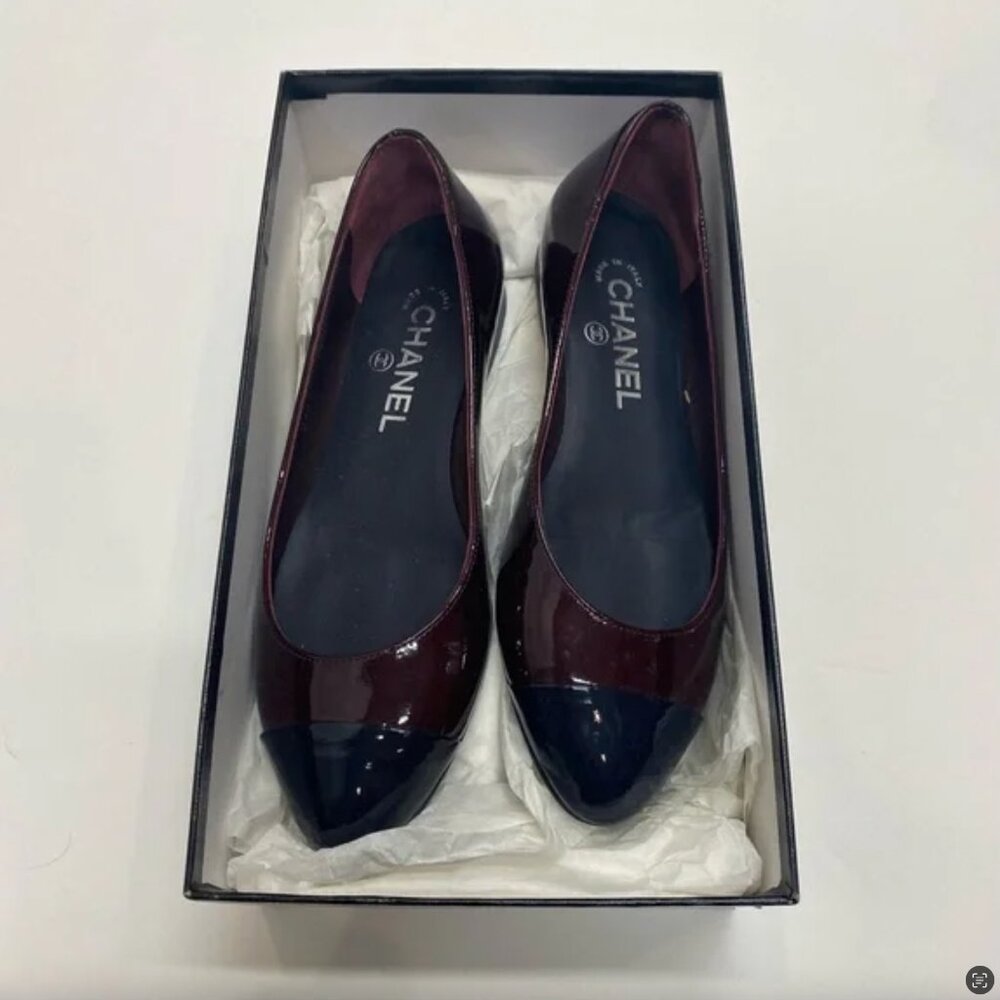 Chanel Burgundy & Black Ballet Flats - Picture 2 of 7